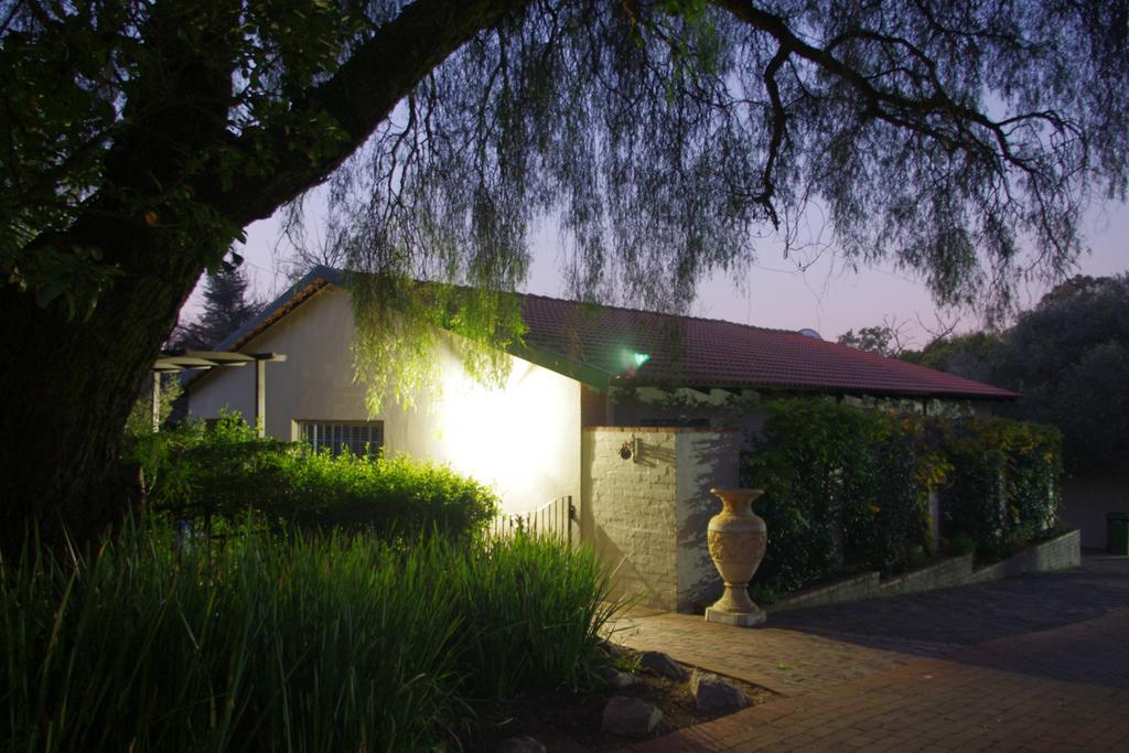 Pepper Tree Guest House Rivonia Sandton Exterior photo