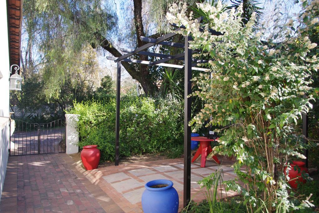 Pepper Tree Guest House Rivonia Sandton Exterior photo